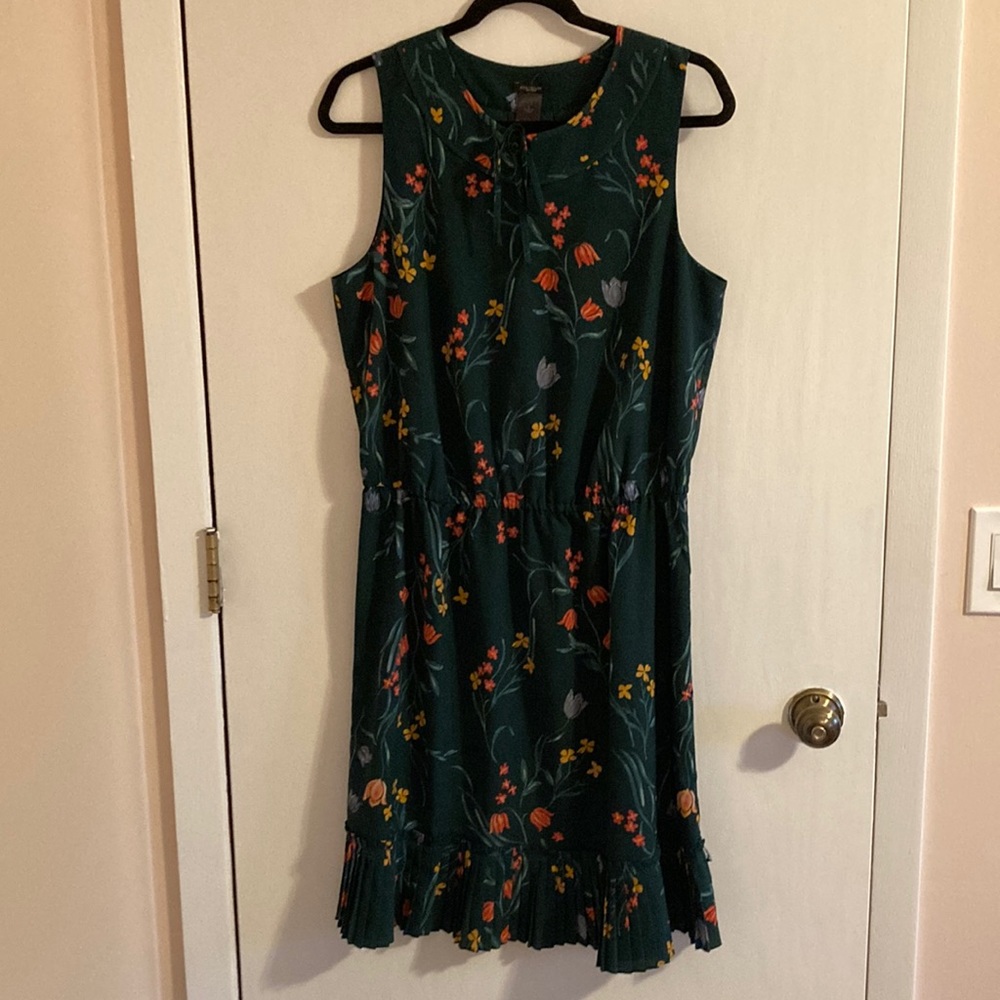 Ann Taylor Factory dark green floral sleeveless dress.  Size large.